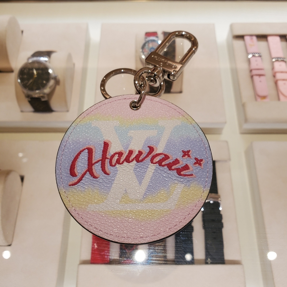 ❌sold❌LV Hawaii Charms escale collection